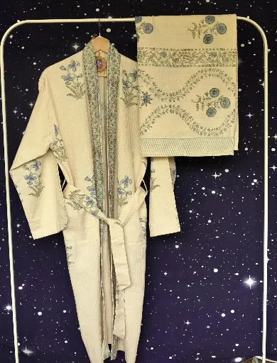 Bathrobe - Off-White Blue Floral